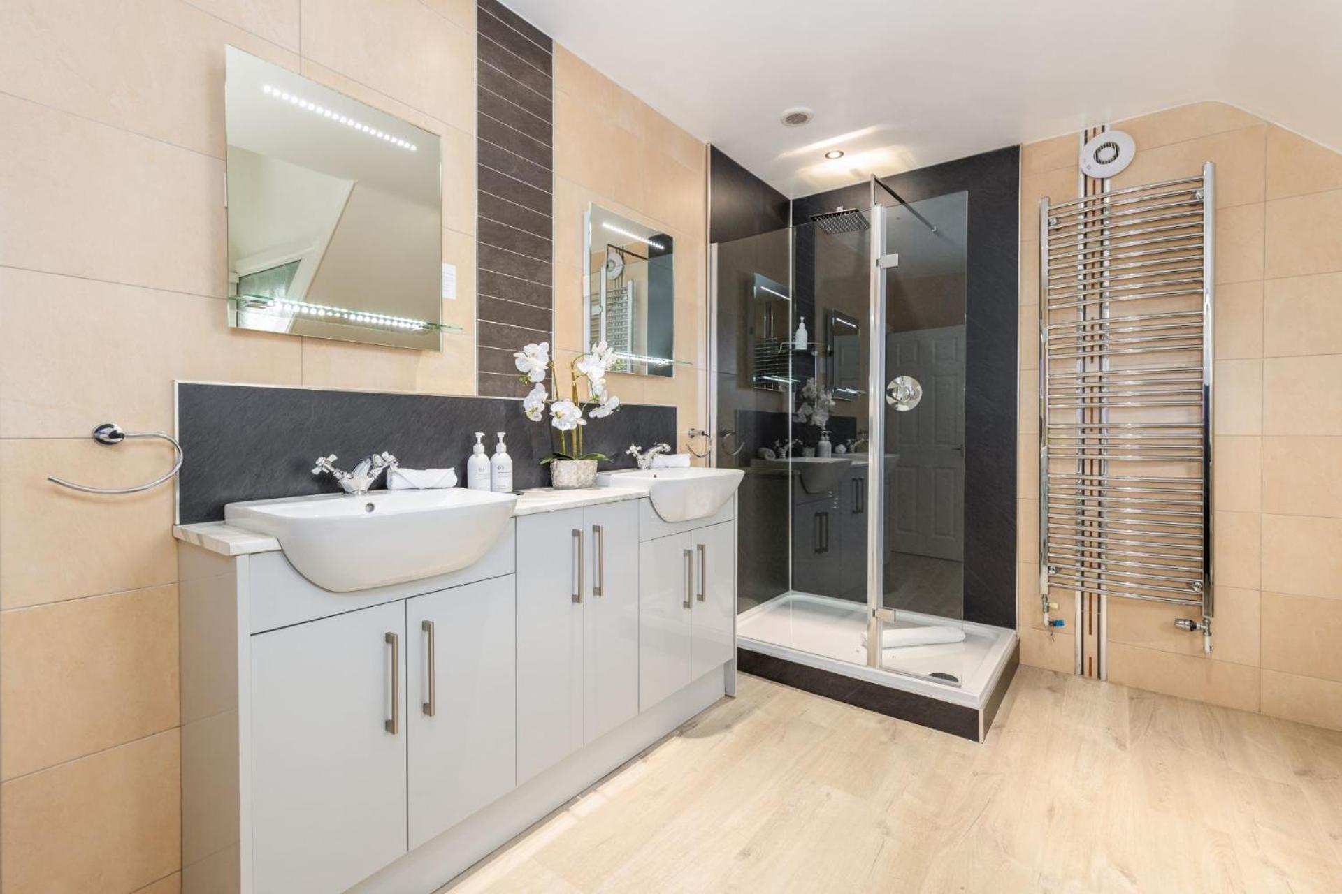 Wheatlands Lodge-Windermere - Guest House Of The Year 2024 - Adult Only - Free Car Park Buitenkant foto